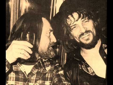Waylon Jennings, Willie Nelson – If I Can Find a Clean Shirt