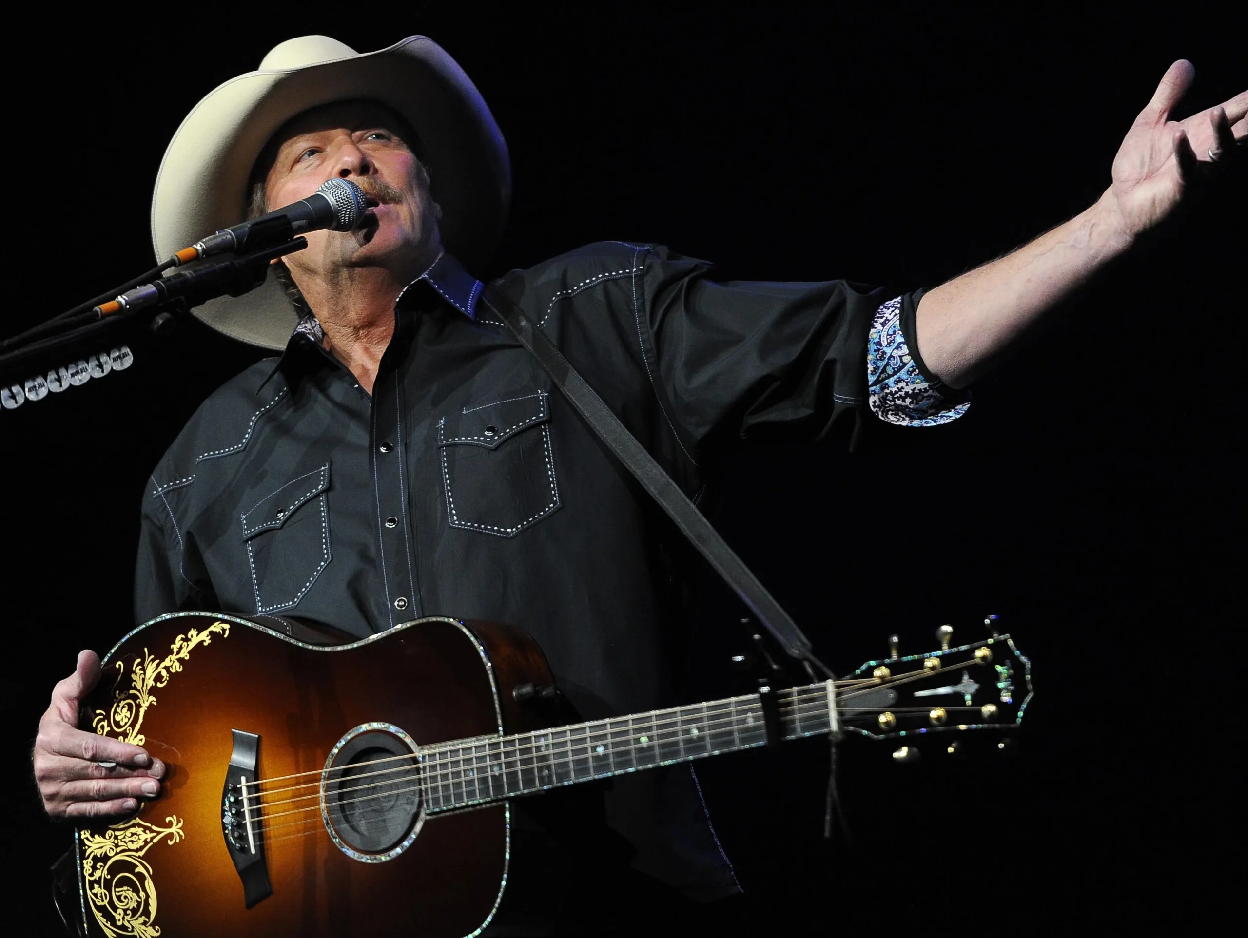 Alan Jackson – Gone Country