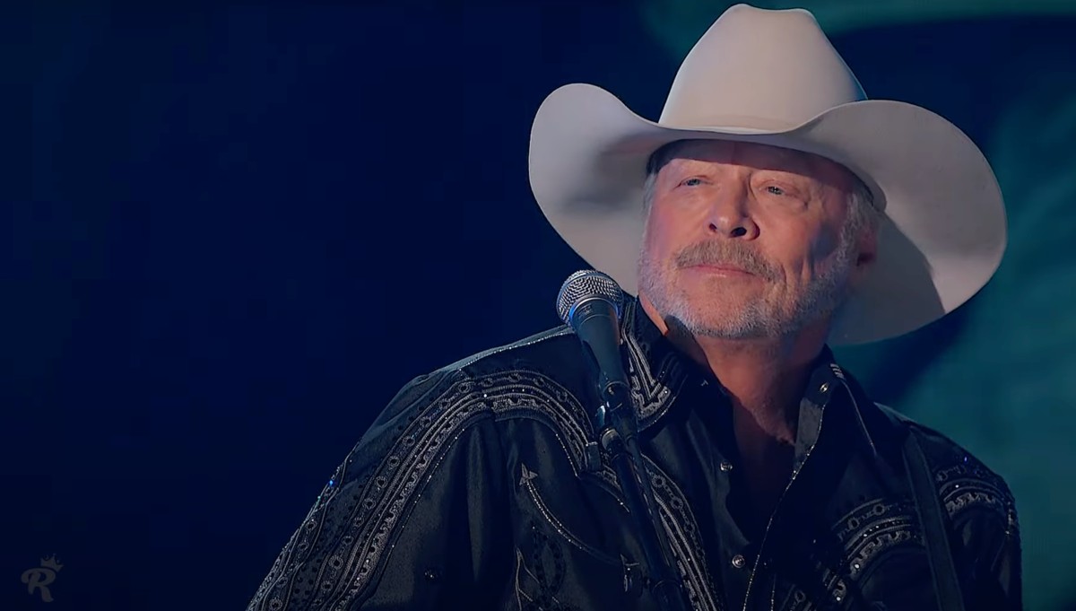 Alan Jackson- Emotional Performance At ACM Awards “Remember When”